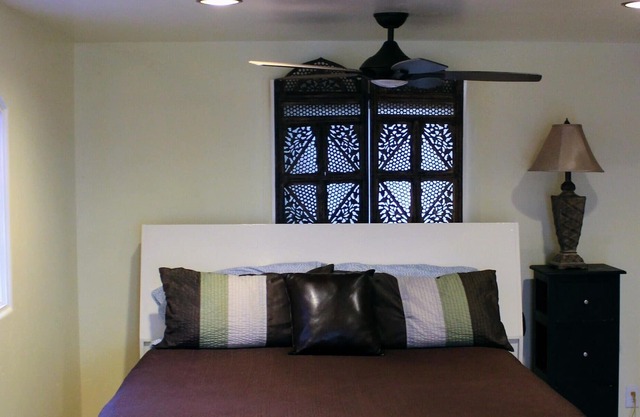 Updated Studio Close to Downtown with Large Moroccan Patio!