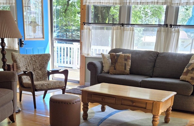 UpNorth Retreat on beautiful Pretty Lake