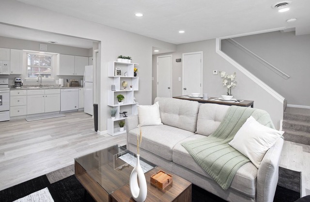 ✵ Upscale 2BR/2BA Apt - South Springfield ✵