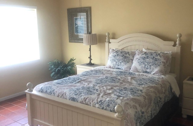 UPSCALE CONDO @ BELOW MARKET RATES