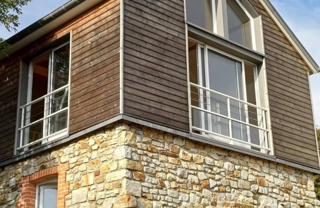 Upside Down ,cosy one bedroomed gite ,10 minutes walk into town/countryside.