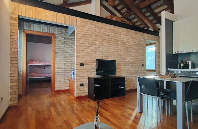 Urban 34 (3 minuts walking to the station with free parking)