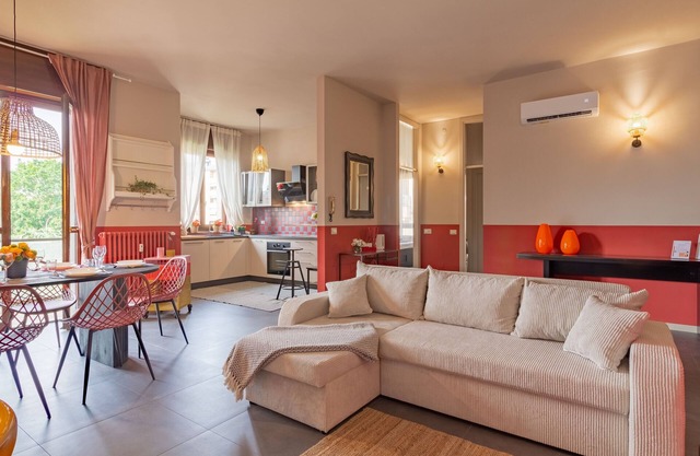 Urban House - 301 - Two Bedroom Apartment, Sleeps 5