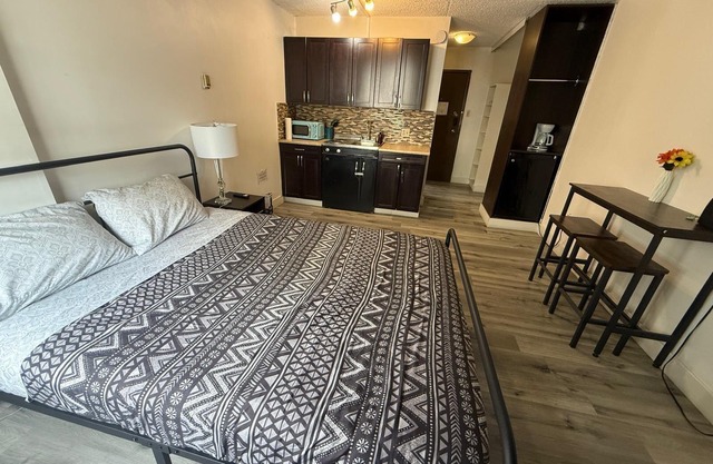 Urban Retreat: Chic City Hideaway
