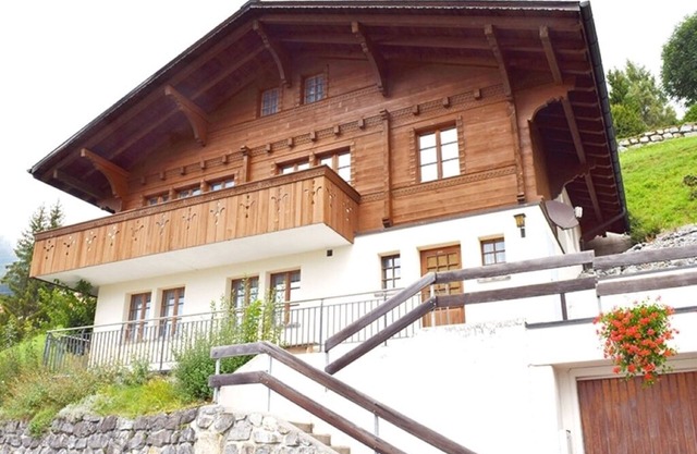 Vacation apartment with beautiful mountain views in a prime location