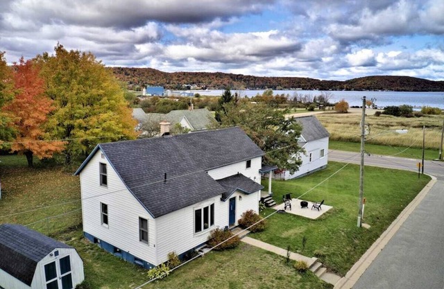 Vacation Cottage overlooking Lake Superior!