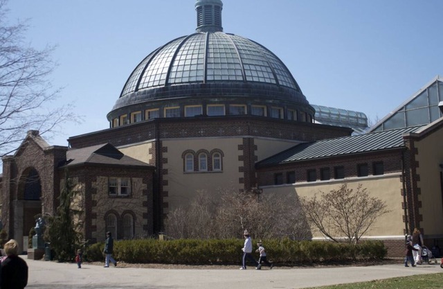 Vacation Day Is Always A Great Idea! 2 Spacious Rooms w/ Living Room & Kitchen