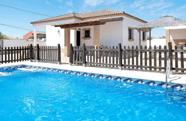 Vacation Home "Villa González" with Private Pool, 2 Private Terraces & Wi-Fi