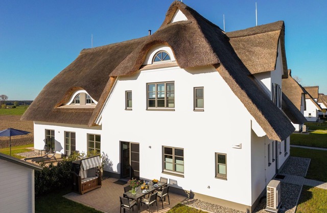 Vacation home Gustav Mahler 24 - Inseldomizil Stolpe - Vacation under thatch on Usedom