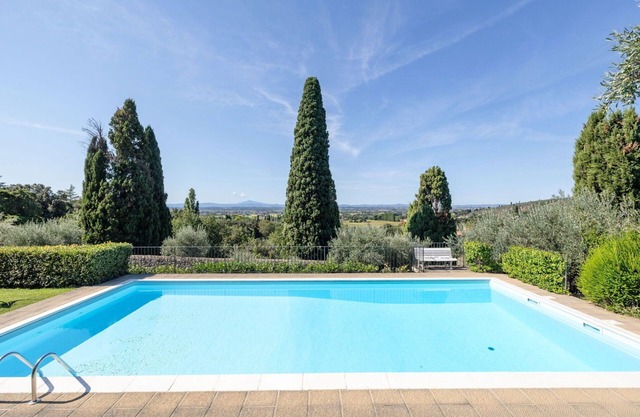 Vacation home for 8 guests with 250m² in Cortona (273277)