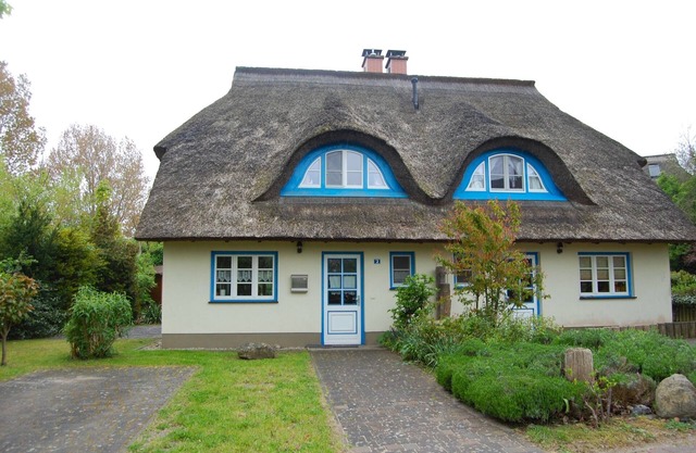 Vacation home "Hus Sünn" - cane roof house in the village center approx. 88 m² for 2-6 persons