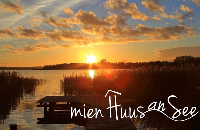 Vacation home "Mien Huus an See" with lake access, jetty and bathing facilities