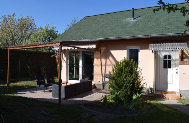 Vacation home/vacation apartment, 80 sqm, garden, bathtub, max 4 persons