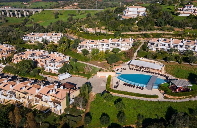 Vale da Ribeira 2BDR House W/Pool by LovelyStay