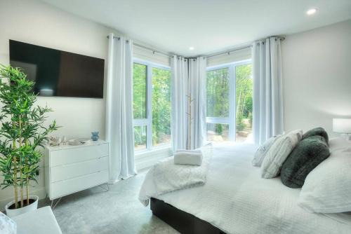 Valhalla Tremblant Cabin Retreat-Your Haven Awaits!
