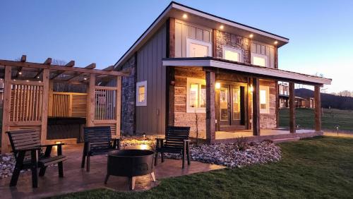 Valley View Resort Cabin 16, 1-Bed, Modern-Luxury with Hot Tub in Canaan Valley, WV