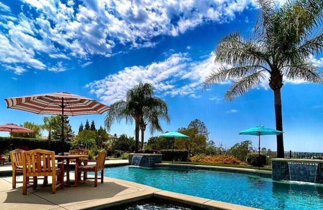 Valley View · Rocklin Paradise: Pool, Hot Tub, Botchy Ball!