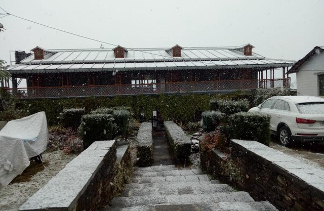 Vamoose Kausani Best Inn