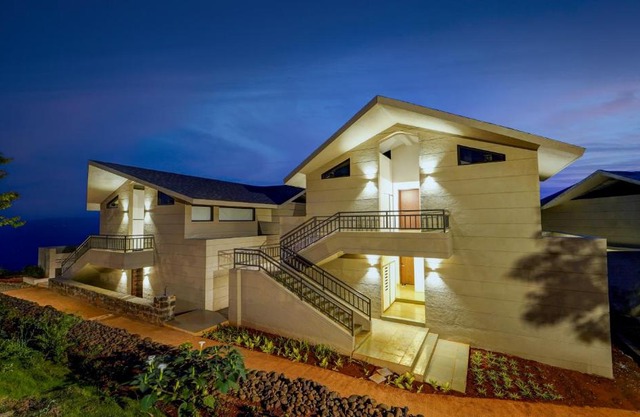 Vee Resort- The Suites of Royals