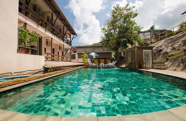 Veerakit Triple Room, Shared Pool