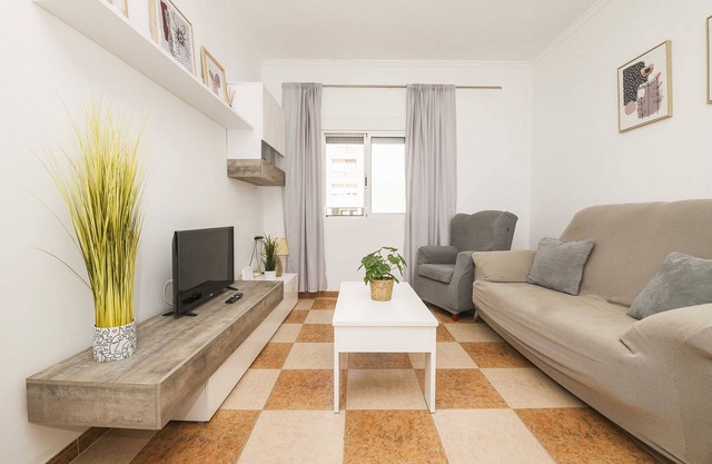 VELBAR - Nice flat in front of the sea and with free Wifi