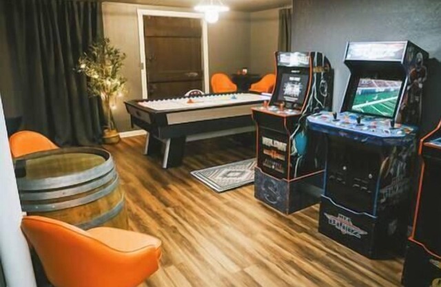 Vibrant Forest Retreat | Game Room, Spa, Fire Pit - Sleeps10