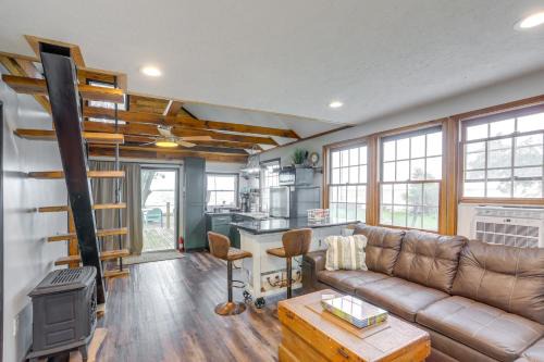 Vickery Cottage on Sandusky Bay with Fire Pit!