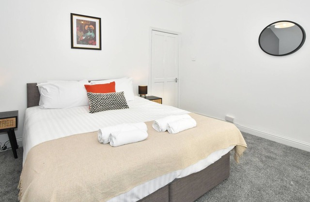 Victoria House with Loft Room