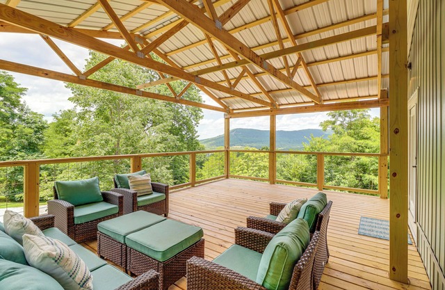 Views on 12 Acres: Ozark Mountain Cabin!