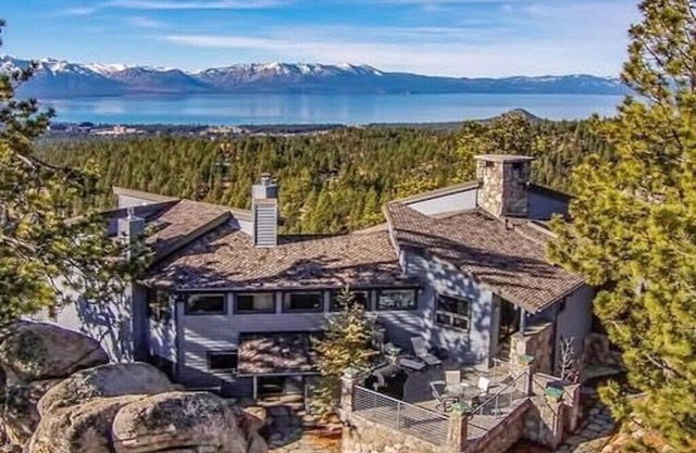 VIEWS! Walk to Ski Resorts-Private Hot Tub, Sauna, Steam Room, Great Location!