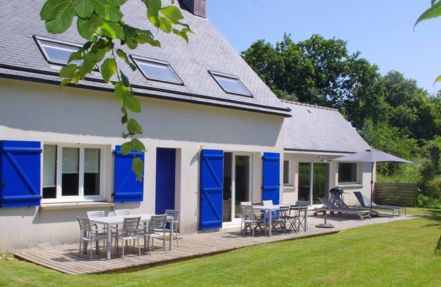 Villa 14 people, indoor heated pool (open from April to November)