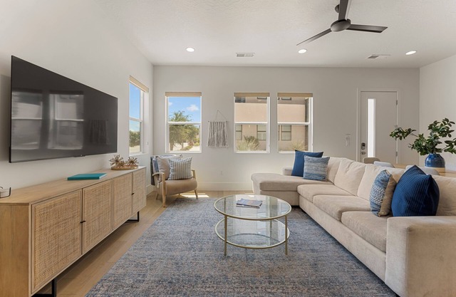 Villa #27 at Bloomington Country Club: Pool, Golf, Restaurant