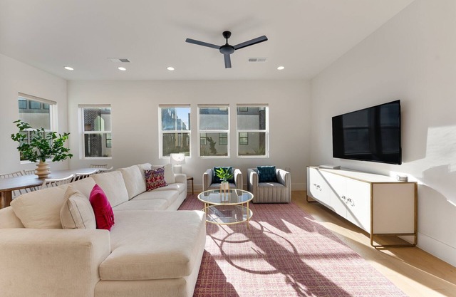 Villa #29 at Bloomington Country Club: Pool, Golf, Restaurant