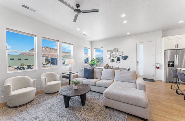 Villa #38 at Bloomington Country Club: Pool, Golf, Restaurant