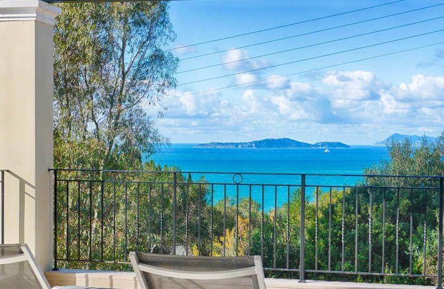 Villa Afionas mit Pool und Meerblick - 3 Minuten vom Strand