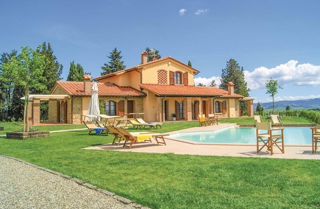 Villa Altea, sourranded by Tuscan hills