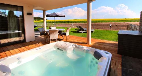 VILLA AQUILA EG Fewo