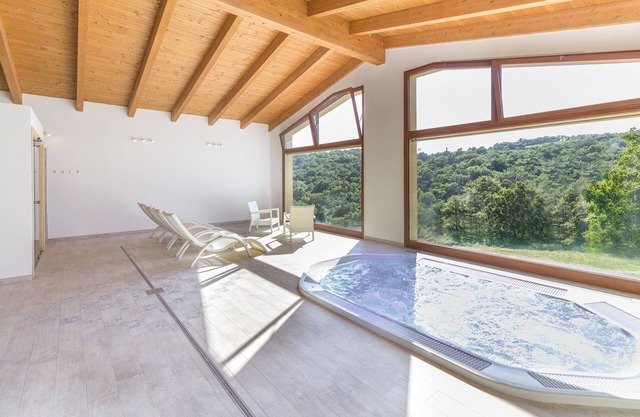 Villa Cantone with view, private pool and private SPA, perfect for groups!
