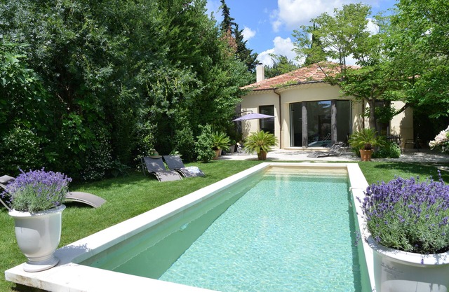 VILLA CEZANNE AT CHARMING HOUSE 5 MN BY WALK HISTORIC CENTER