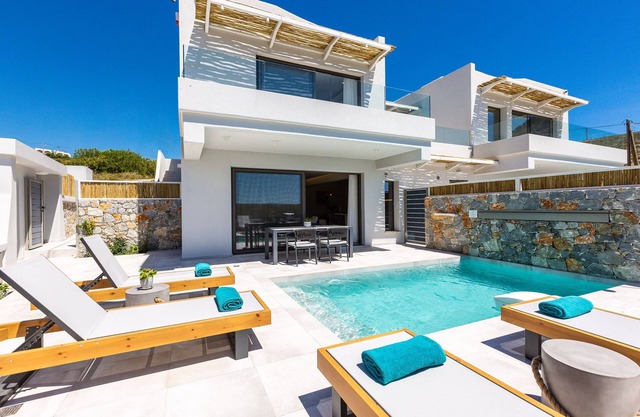 Villa Daphne- Naiades Plakias/2 bedrooms, luxury, beachfront