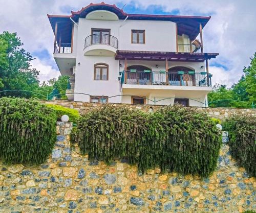 Villa Etheras - Nested between Nature by Amazing View - 5 mins from Edessa