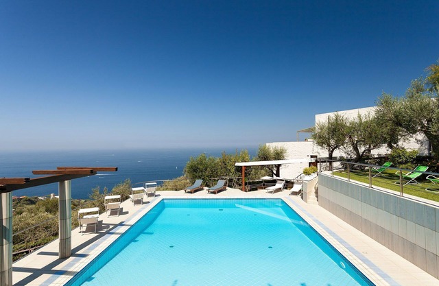 Villa Felicia with infinity pool - My Rental Homes