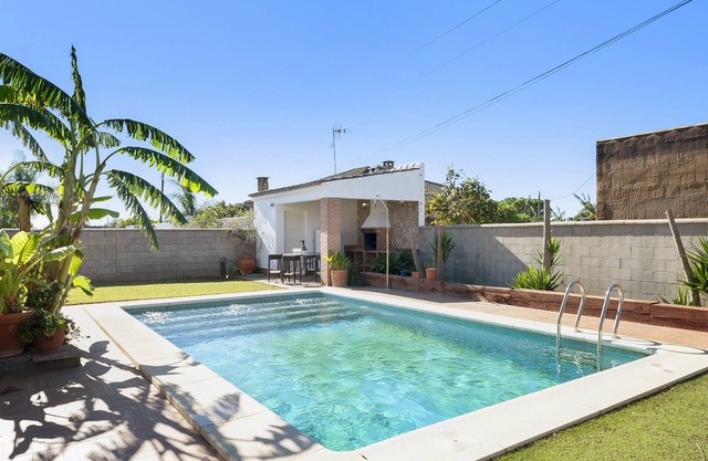 Villa 'Fernando' with Private Pool, Private Terrace and Wi-Fi