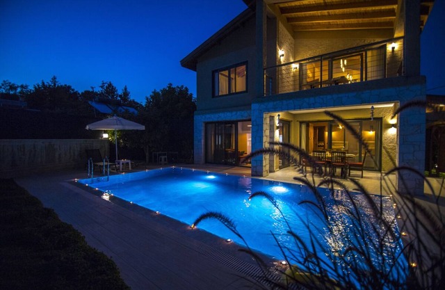 Villa Funda - Three Bedroom Villa, Sleeps 6