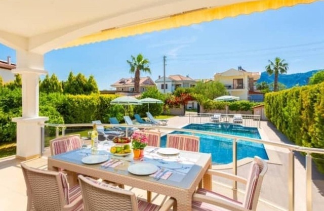 Villa Günsu ; Özel Havuz, 5 Yatak Odası, 5 Banyo, Klima, Alarm