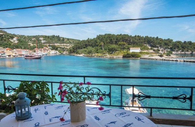 Villa Gaia: on Paxos island at Gaios port, right on the sea