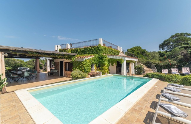 Villa Ginepro with Private Pool, Sea View, 2 Terraces, Wi-Fi & Air Conditioning