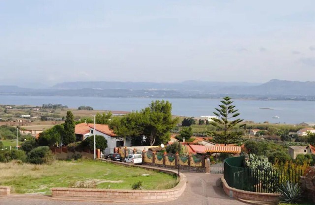 Villa in a quiet location but close to the town center of Sant'antioco