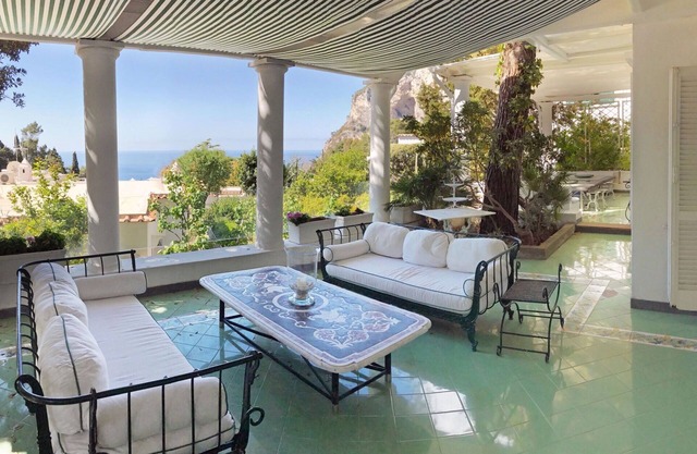 Villa in Capri with 4 bedrooms sleeps 8