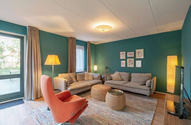 Villa in Julianadorp near the Beach